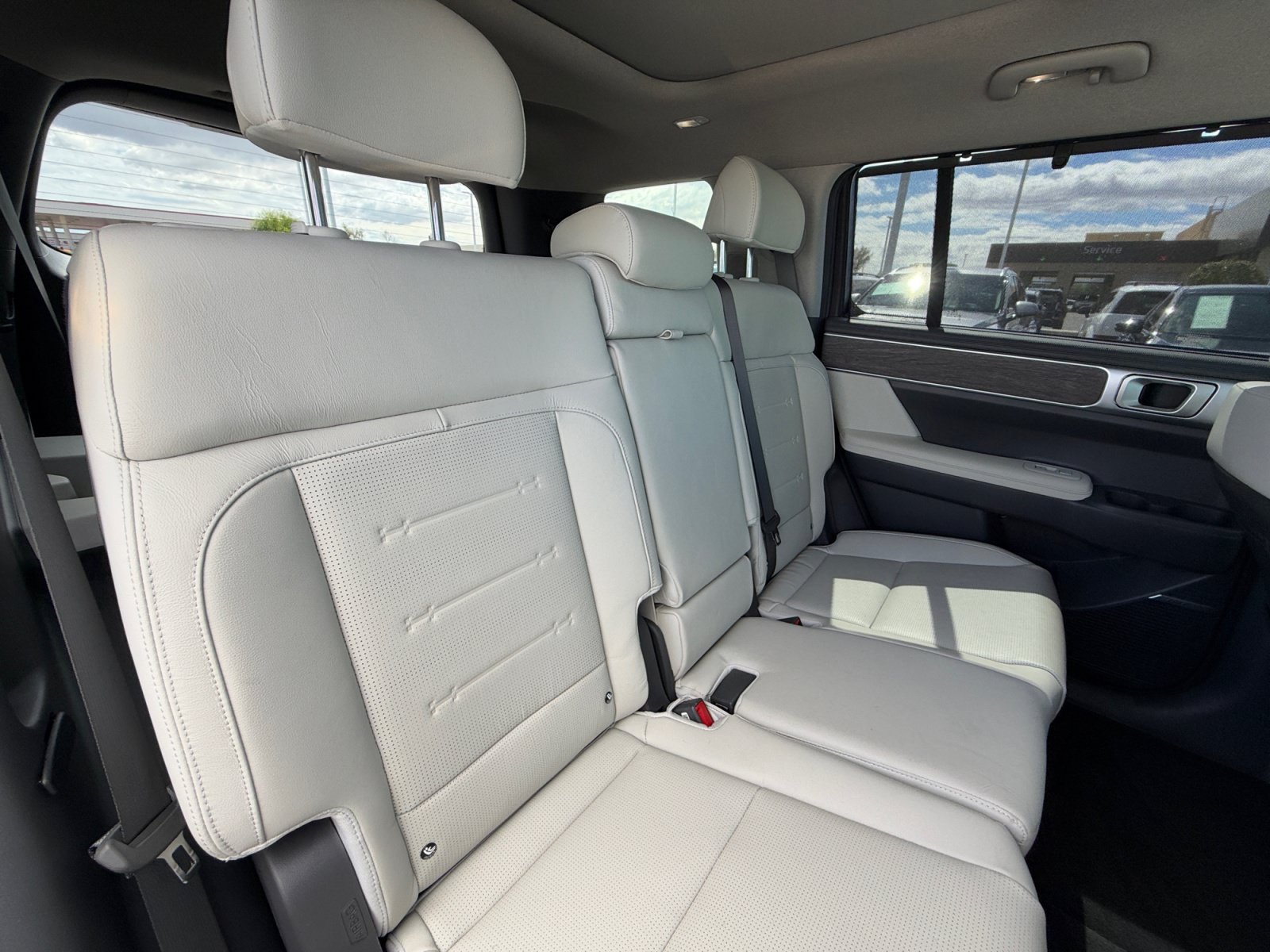 Certified 2025 Hyundai Santa Fe Limited FWD image 18