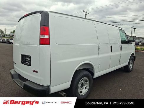 New 2026 GMC Savana 2500 RWD image 3