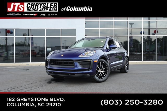 Used 2022 Porsche Macan AWD/4WD image 1