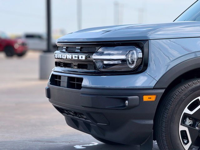 Used 2024 Ford Bronco Sport Outer Banks w/ Tech Package AWD/4WD image 9