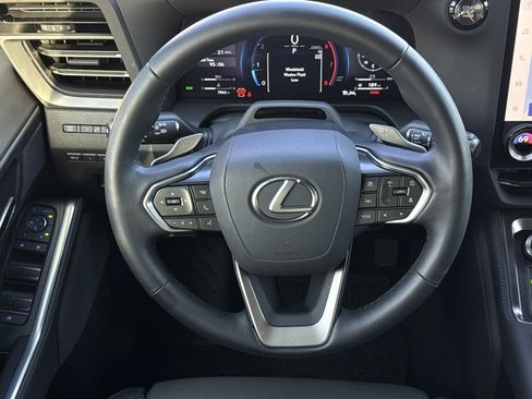 Used 2025 Lexus GX 550 image 18