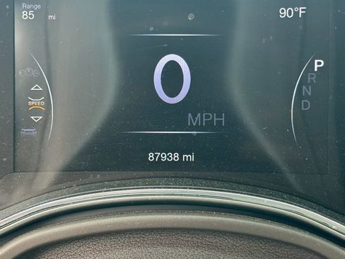 Used 2018 Jeep Grand Cherokee Overland RWD image 16
