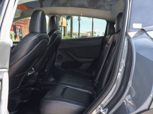 Used 2023 Tesla Model Y Long Range image 35