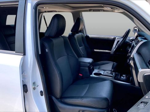 Used 2024 Toyota 4Runner SR5 Premium w/ Moonroof Package AWD/4WD image 9