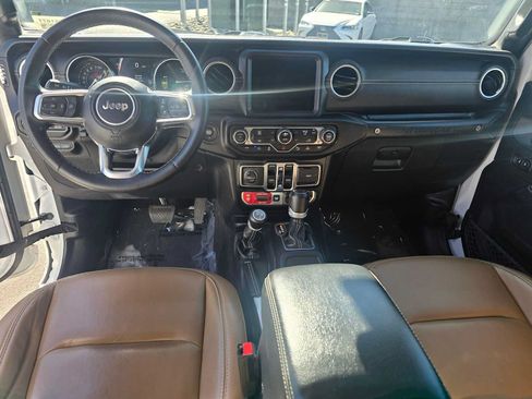 Used 2021 Jeep Wrangler Unlimited Rubicon 4xe w/ Dual Top Group AWD/4WD image 18