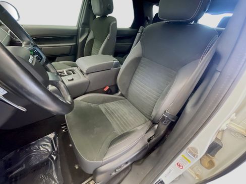 Used 2023 Land Rover Discovery S R-Dynamic image 13