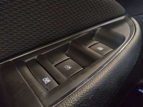 Used 2017 Chevrolet Cruze LS image 27