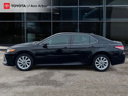 Certified 2022 Toyota Camry LE image 7