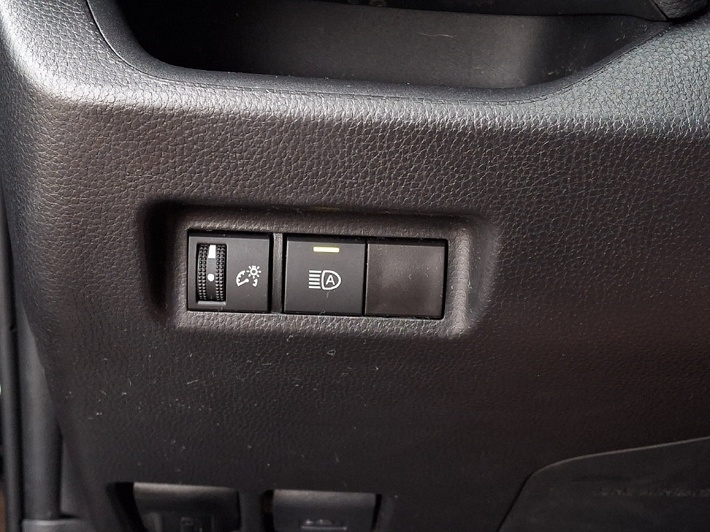 Certified 2025 Toyota RAV4 XLE AWD/4WD image 29