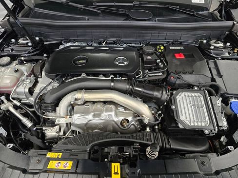 Certified 2025 Mercedes-Benz GLB 250 4MATIC image 10