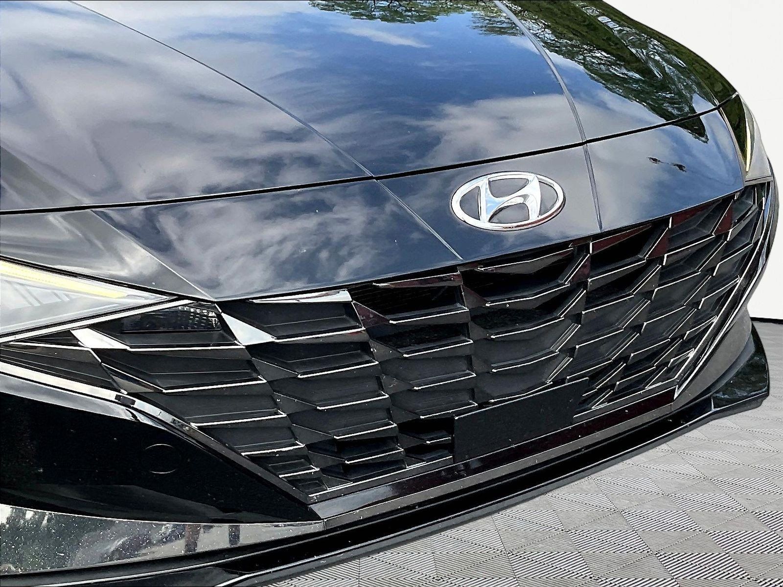 Used 2022 Hyundai Elantra SEL w/ Convenience + Premium Package FWD image 33