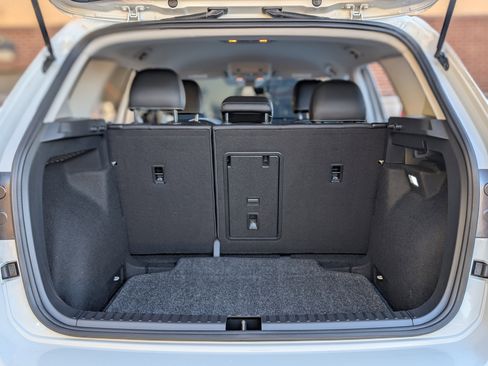 Used 2024 Volkswagen Taos SE image 18