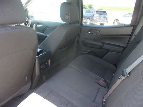 Used 2024 Chevrolet Colorado LT w/ LT Convenience Package II AWD/4WD image 17
