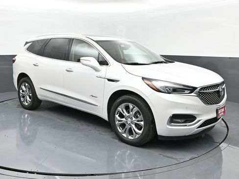 Used 2020 Buick Enclave Avenir image 2