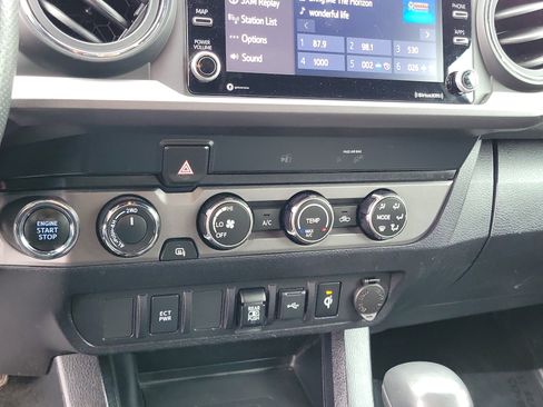 Used 2020 Toyota Tacoma TRD Sport image 27