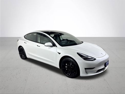 Used 2022 Tesla Model 3 Long Range image 4