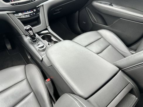 Certified 2024 Cadillac XT5 Premium Luxury FWD image 20