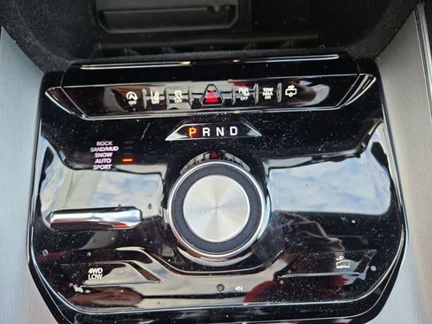 Used 2024 Jeep Wagoneer Series II image 25