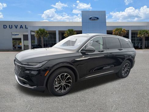 Used 2025 Lincoln Nautilus Premier AWD/4WD image 8