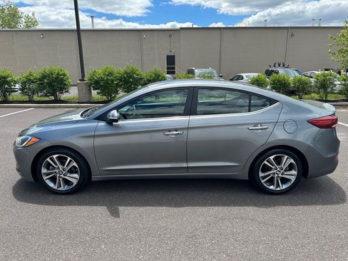 Used 2017 Hyundai Elantra Limited FWD image 9