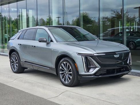Used 2026 Cadillac Lyriq Sport AWD/4WD image 7