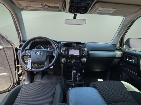 Used 2017 Toyota 4Runner TRD Off-Road AWD/4WD image 16