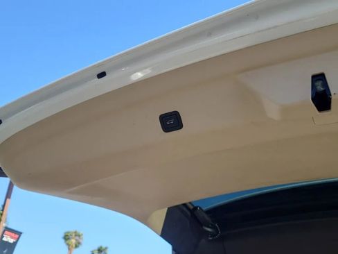 Used 2021 Cadillac Escalade ESV Premium Luxury image 8