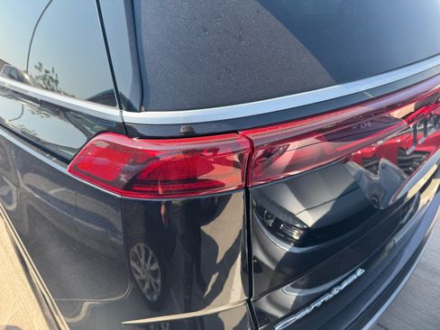 Certified 2022 Kia Carnival LX FWD image 7