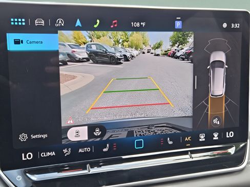 Certified 2025 Volkswagen Tiguan SE AWD/4WD image 18