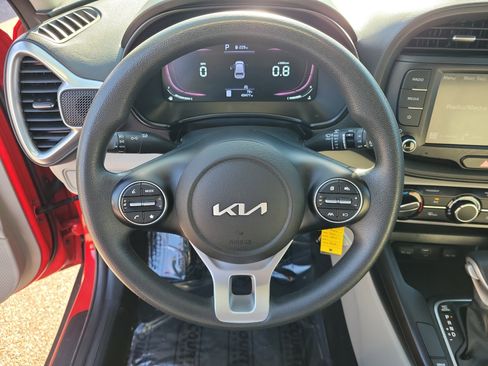 Used 2023 Kia Soul LX image 22