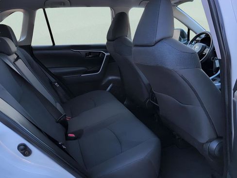Used 2023 Toyota RAV4 LE image 33