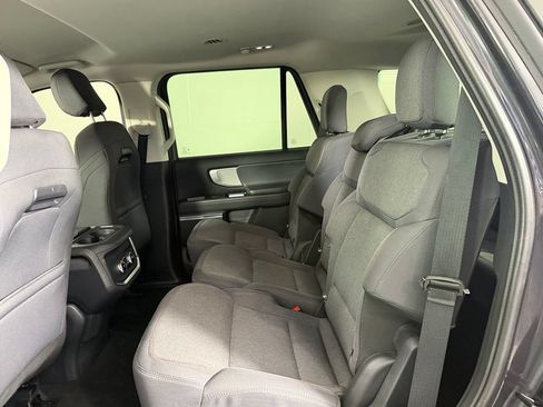 Used 2025 Ford Expedition Active AWD/4WD image 18