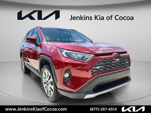 Used 2019 Toyota RAV4 Limited w/ Cold Weather Package FWD image 2