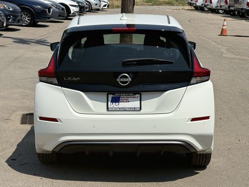 Used 2025 Nissan Leaf S FWD image 5