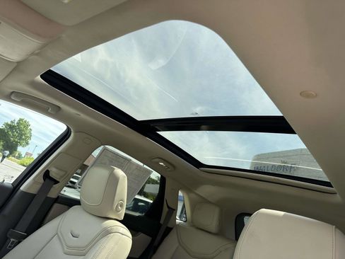 Used 2018 Cadillac XT5 Premium Luxury FWD image 8