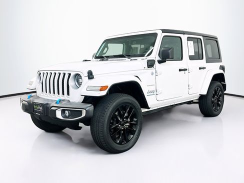 Used 2023 Jeep Wrangler Sahara image 3