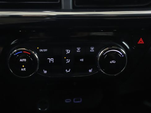 Used 2024 Chevrolet Trax RS FWD image 23