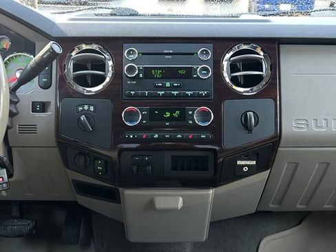 Used 2010 Ford F350 Lariat image 24