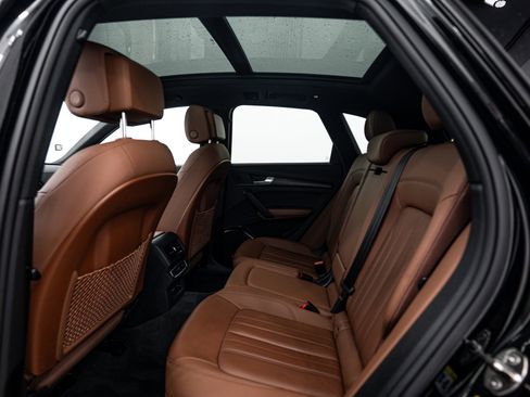 Used 2023 Audi Q5 2.0T Premium w/ Convenience Package image 19