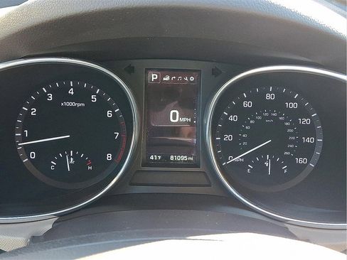 Used 2017 Hyundai Santa Fe SE image 22