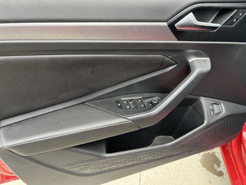 Certified 2022 Volkswagen Jetta SE image 13