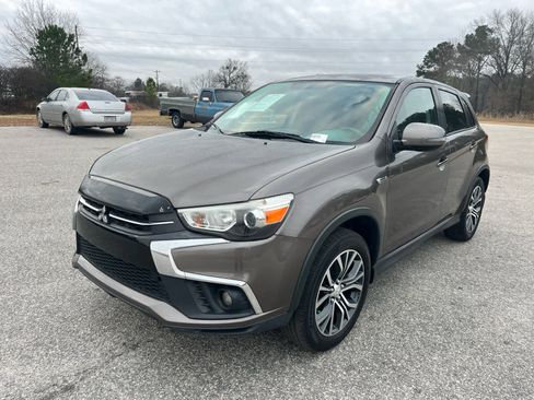 Used 2018 Mitsubishi Outlander Sport ES image 2