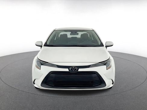 Used 2025 Toyota Corolla LE FWD image 2