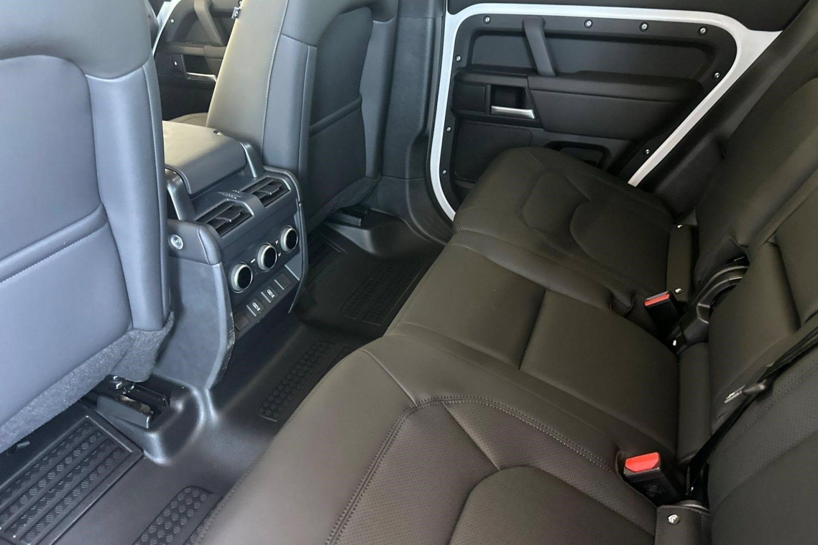 New 2026 Land Rover Defender 110 S AWD/4WD image 20