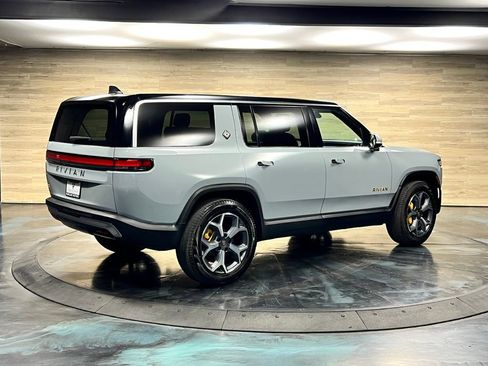 Used 2024 Rivian R1S Adventure AWD/4WD image 16