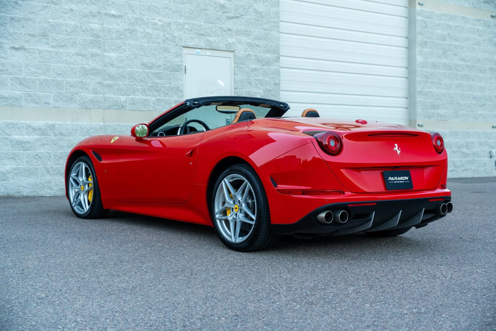 Used 2015 Ferrari California T RWD image 65