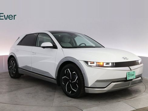 Used 2024 Hyundai Ioniq 5 Limited image 4