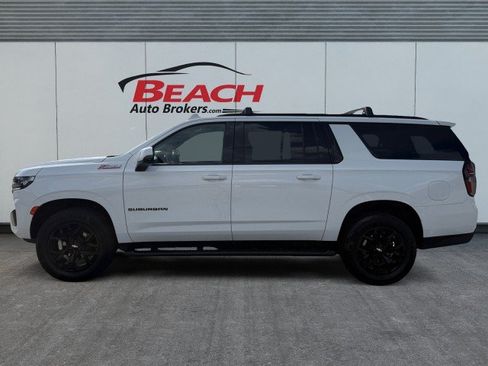 Used 2022 Chevrolet Suburban Z71 w/ Luxury Package AWD/4WD image 9