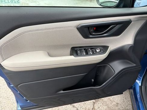 New 2026 Subaru Forester Premium AWD/4WD image 17