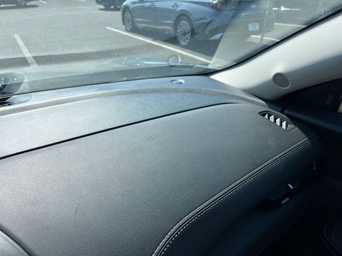 Used 2025 Nissan Sentra SV image 34